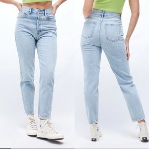 PacSun Light Blue High Rise Mom Jeans Size 25
